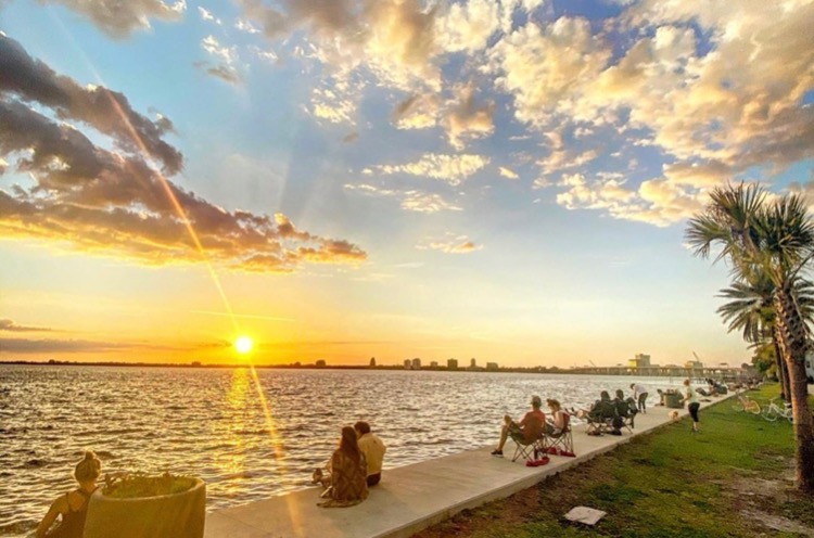 explore-riverfront-park-one-of-jacksonville-s-best-sunset-spot